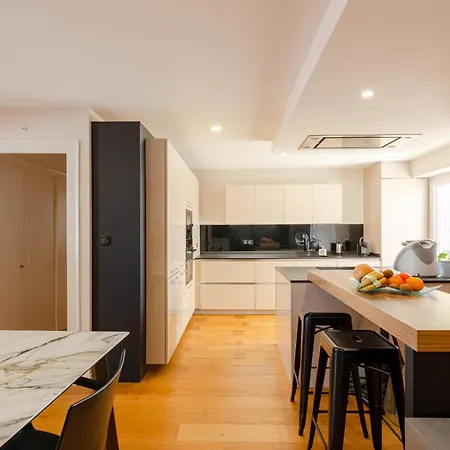 Coastal Escape Keyweek In With Balcony And Parking *