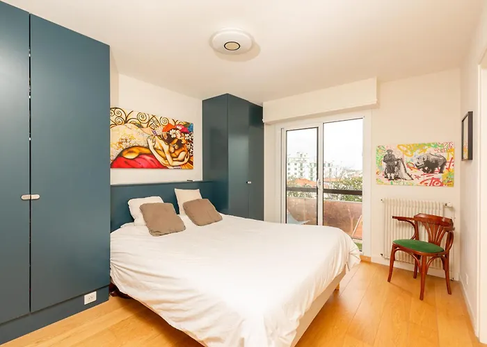 Coastal Escape Keyweek In With Balcony And Parking Біарріц