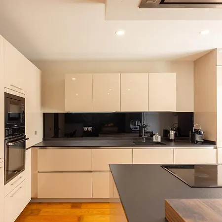 Coastal Escape Keyweek In With Balcony And Parking Apartmán Biarritz