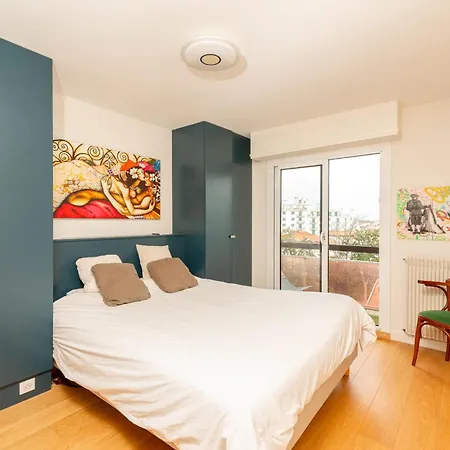 Coastal Escape Keyweek In With Balcony And Parking Biarritz