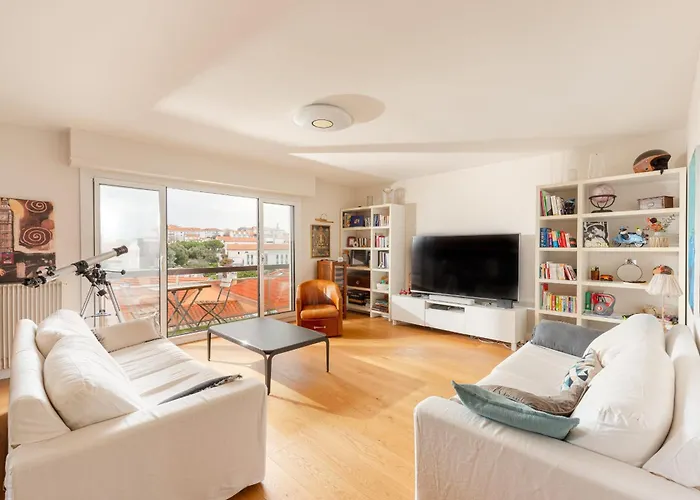 Coastal Escape Keyweek In With Balcony And Parking Apartment Biarritz