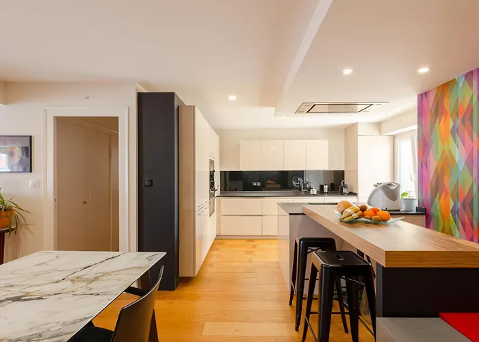 Coastal Escape Keyweek In With Balcony And Parking *