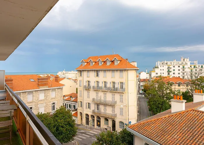 Coastal Escape Keyweek In With Balcony And Parking * Biarritz